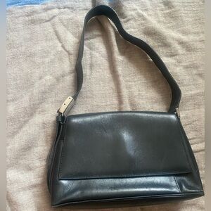 Vintage black shoulder bag!